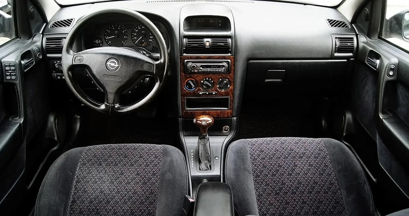 Opel Astra cena 6500 przebieg: 216000, rok produkcji 1999 z Szczecin małe 781